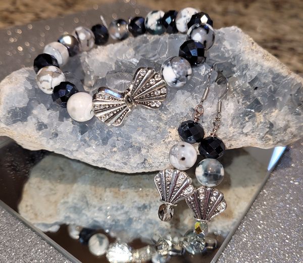Sparkle! Agate Beaded Rhinestone Scallop Bracelet and Earring Set, Jewelry